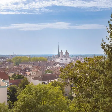 Le Skyline Apartment